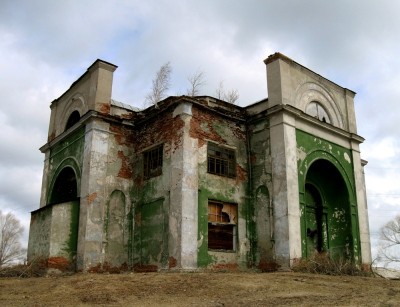 Памятник варварам ХХ-го века_Руины Свято-Троицкого храма.jpg